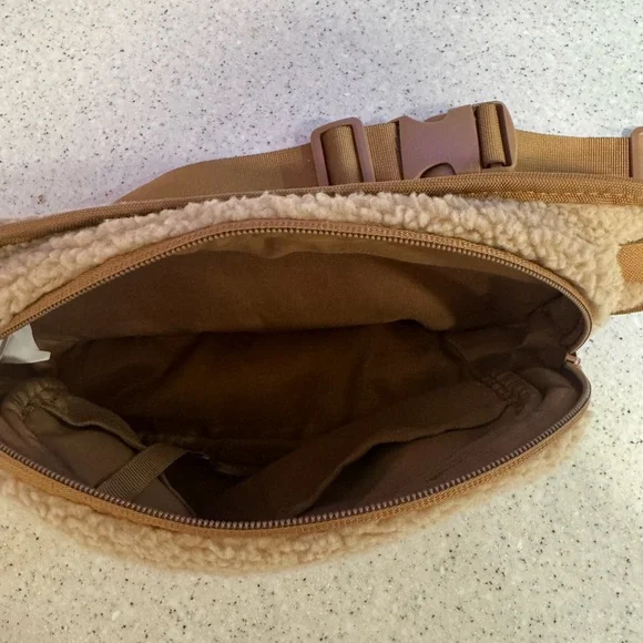 Tan and Cream Women's Fanny Pack Crossbody - Picture 7 of 8